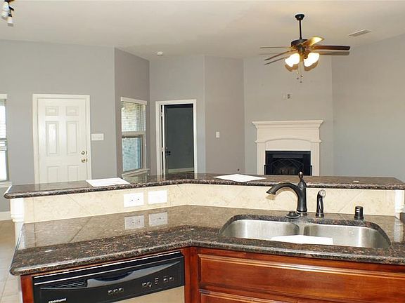 5th image of 912 Baldcypress Dr