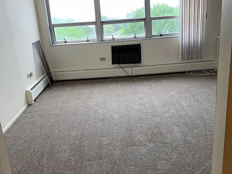 8801 W Golf Rd — Photo 15