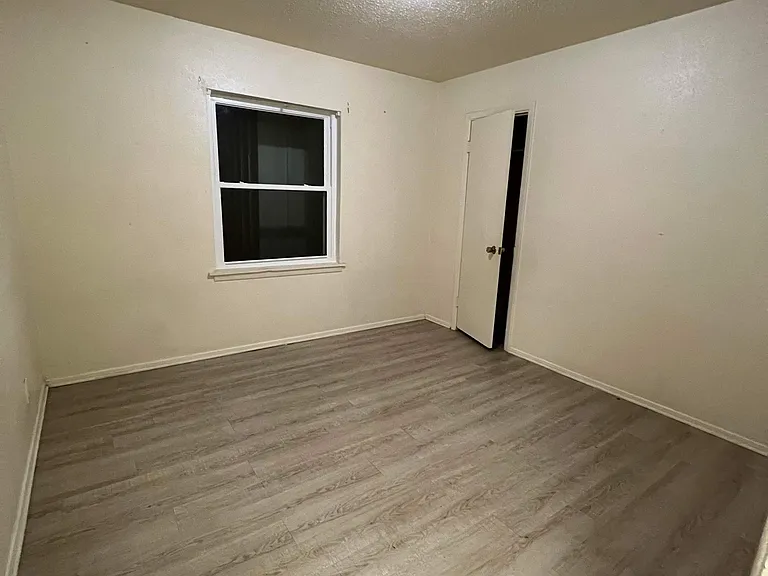 1435 S Rusk St — Photo 7