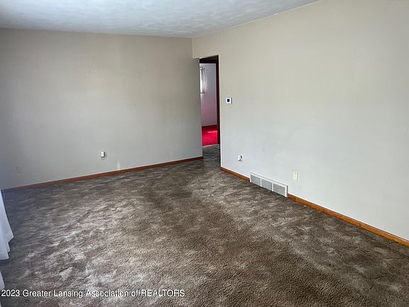 3rd image of 958 Hein Ave