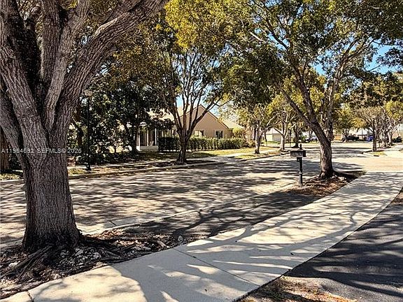 3rd image of 4309 Pine Ridge Ct