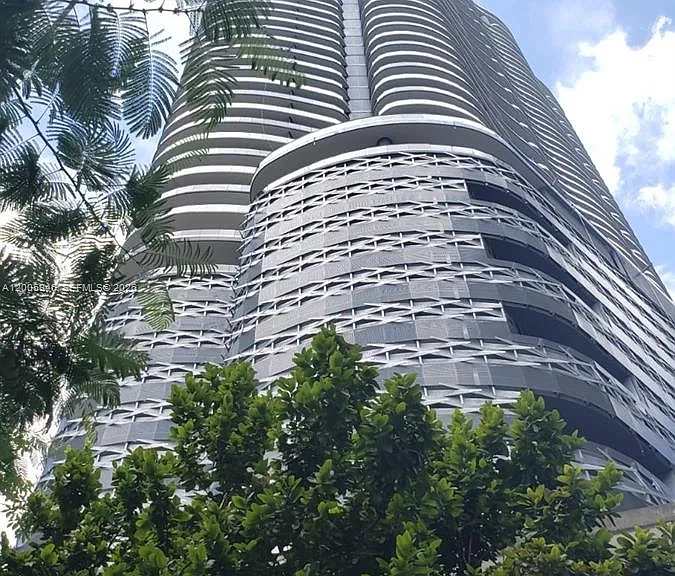 1000 Brickell Plz #4907 — Photo 2