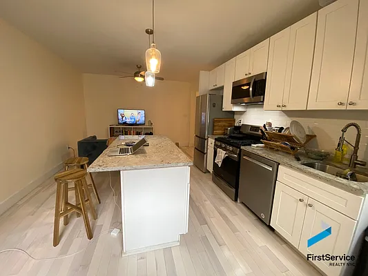 Rented by FirstService Realty (legacy) | media 13