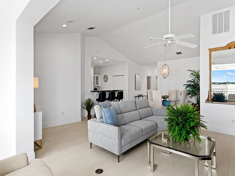 1890 Tarpon Ln #302 — Photo 6