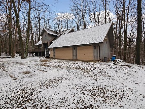 5th image of 2637 White Pine Dr
