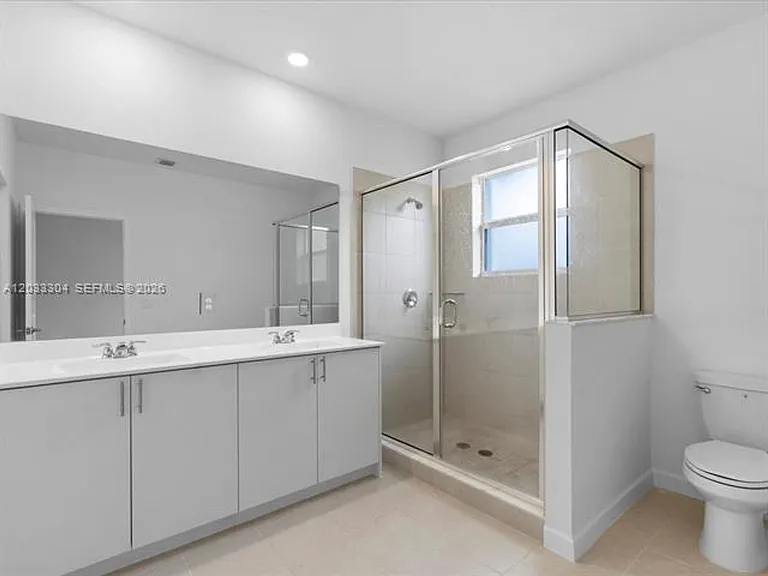 106 SW 184th Pl — Photo 24