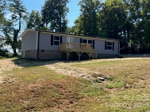 3391 Benfield Pl, Lenoir, NC 28645