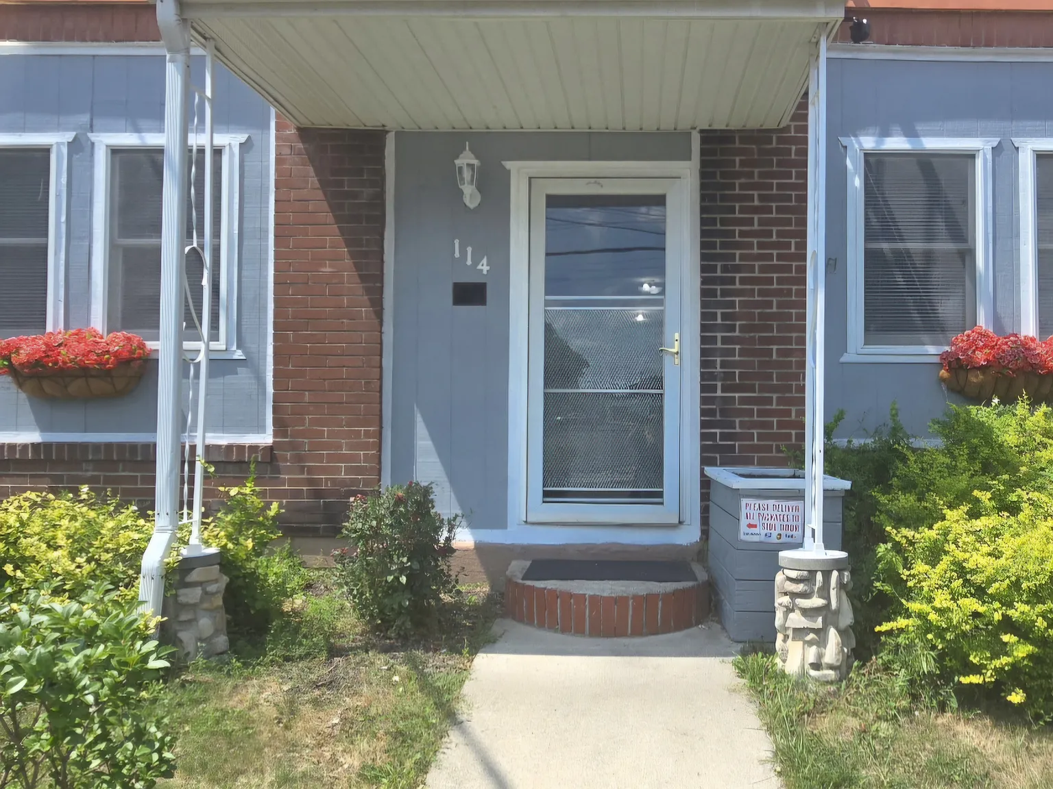3 bed, 1250 sqft, $1,800 — Photo 1