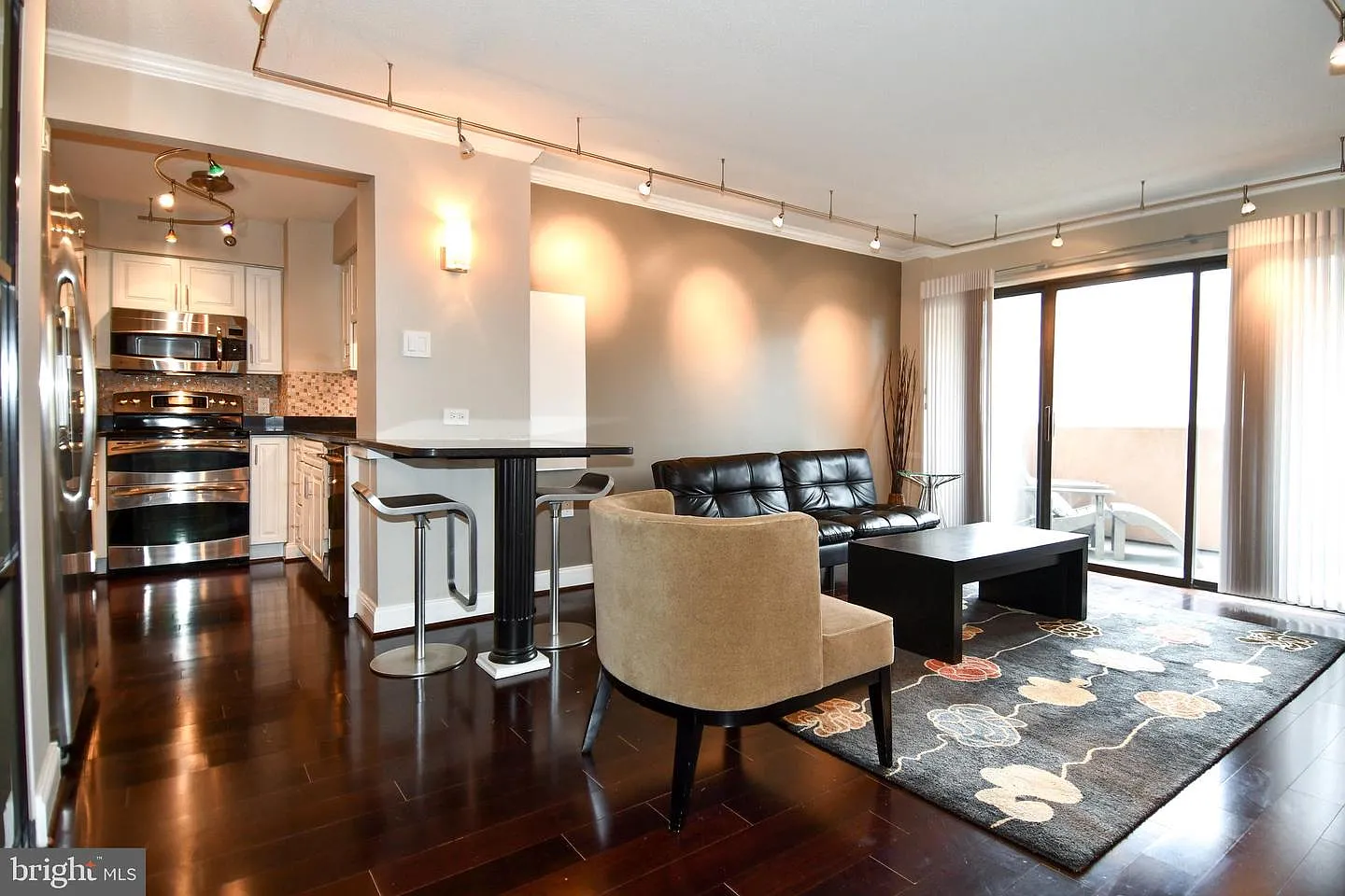1 bed, 627 sqft, $2,300 — Photo 1