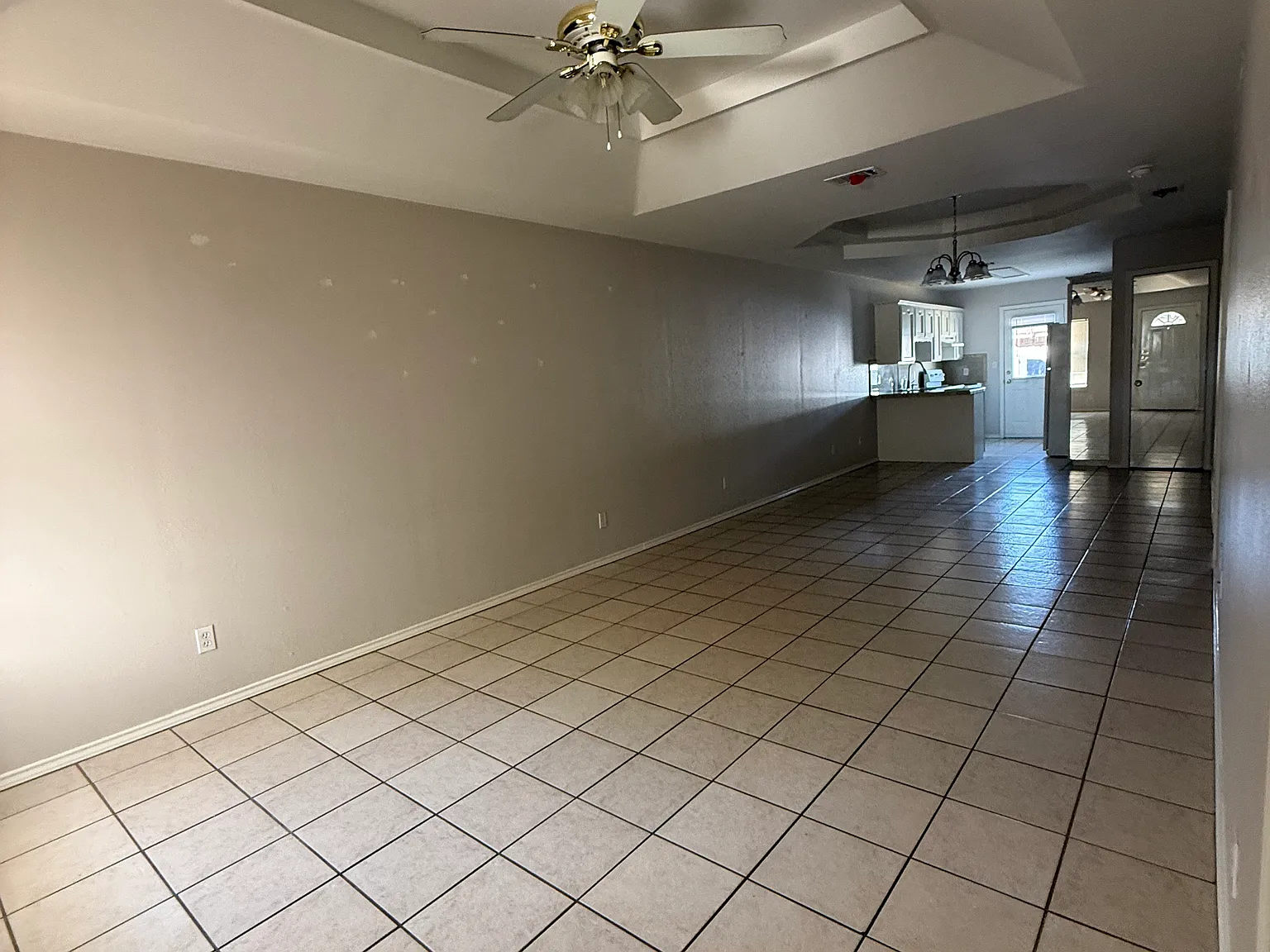 2 bed, 1016 sqft, $995 — Photo 2