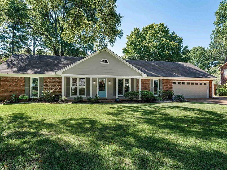 1st image of 217 E Lawnwood Dr
