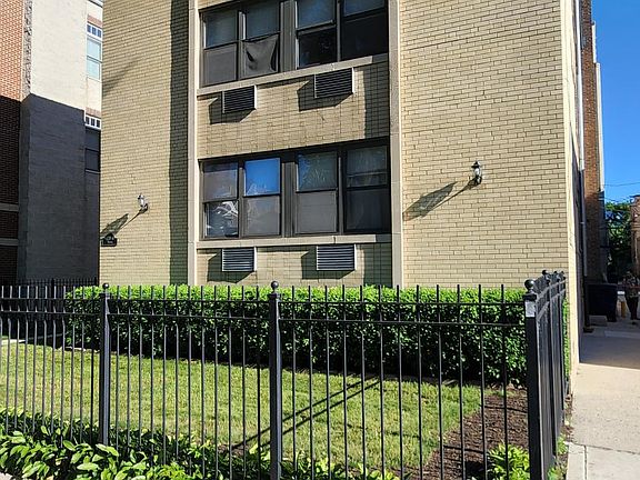 2nd image of 1239 W Farwell Ave #2A
