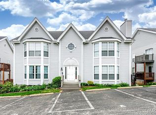 1708 Whispering Creek Dr APT A, Ballwin, MO 63021