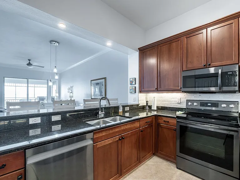 5116 Melbourne St #B-303 — Photo 7