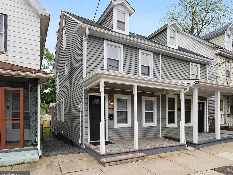 1st image of 203 Mill St