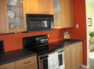 462 Raintree Dr UNIT 2A, Glen Ellyn, IL 60137