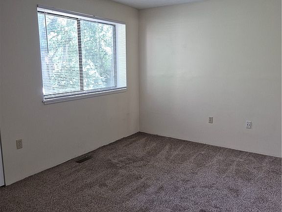 5th image of 38465 N Lane Rd APT A103
