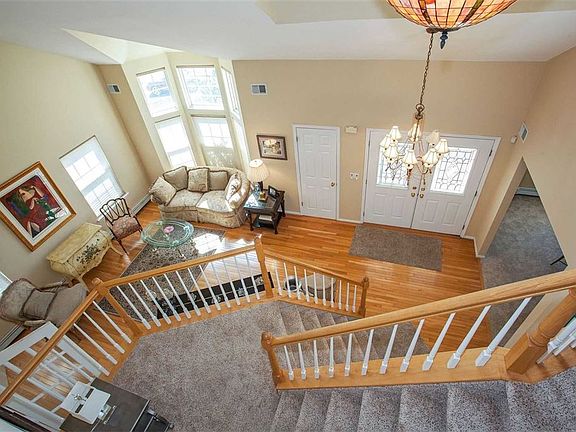 2nd image of 5 Hyacinth Ct