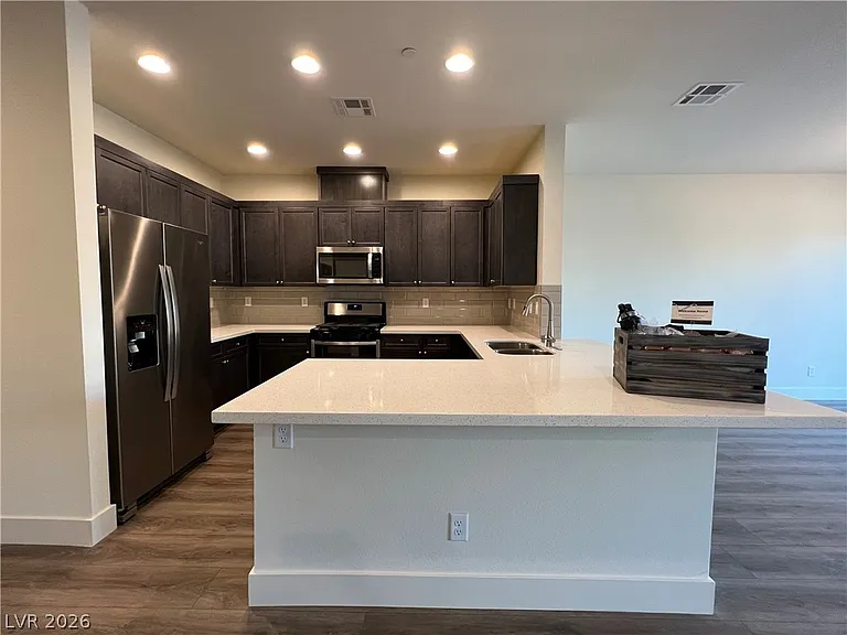 1421 Jules Ln — Photo 2