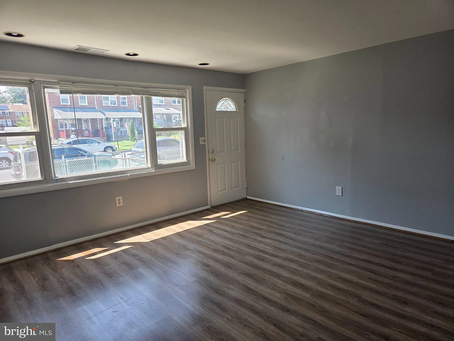 3 bed, 1.0 bath, 1024 sqft, $1,700 — Photo 4