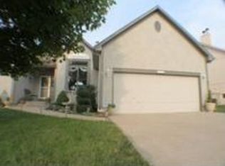 5316 NE Holiday Dr, Lees Summit, MO 64064