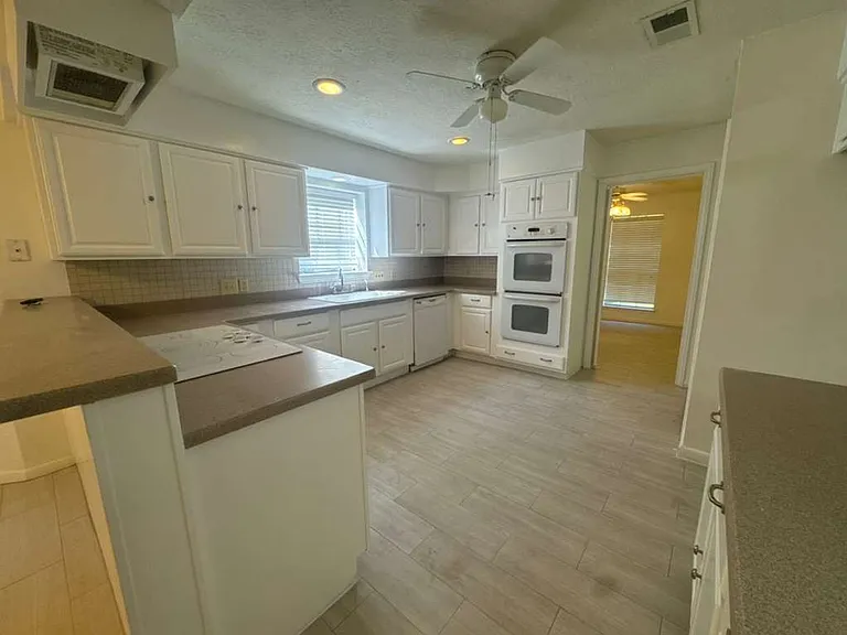 22803 Trailwood Ln — Photo 12