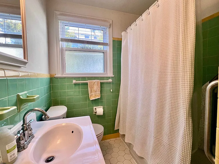 3 N Delavan Ave — Photo 18