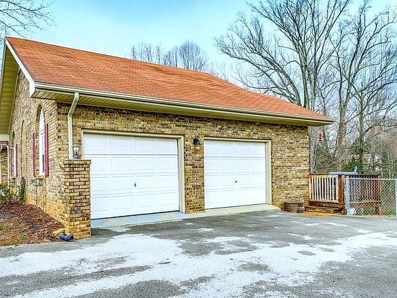 2-Car Garage