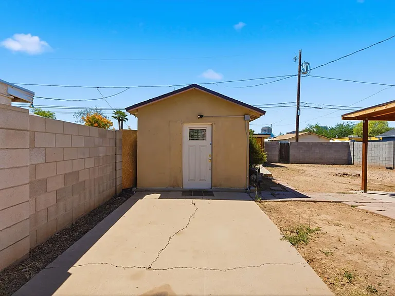 361 E Clarendon Ave — Photo 19