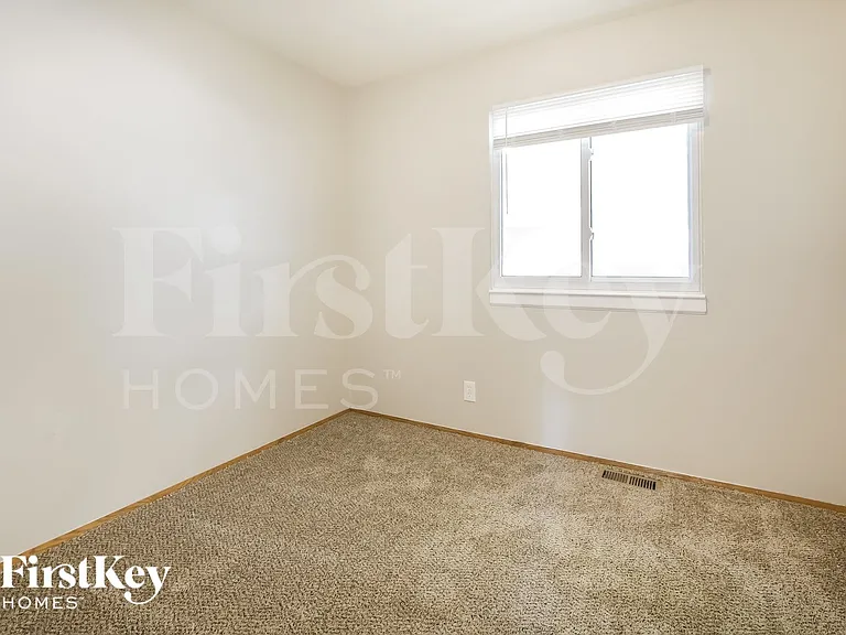 222 Pacific Dr — Photo 12