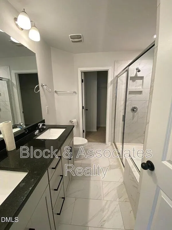 3 bed, 2.5 bath, 1600 sqft, $1,995 — Photo 2