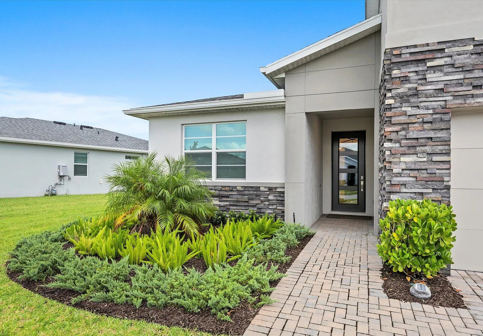 3 bed, 2.5 bath, 2209 sqft, $3,750 — Photo 4