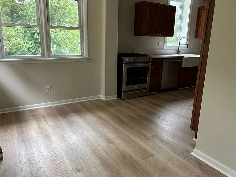 541 W Jersey Ave — Photo 9