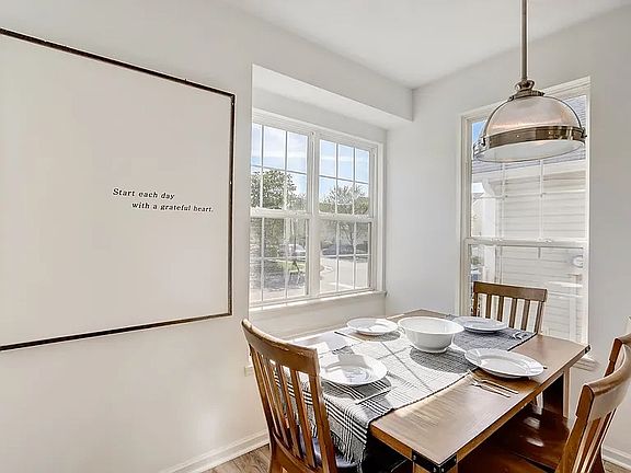 4th image of 524 Chauncy St #1