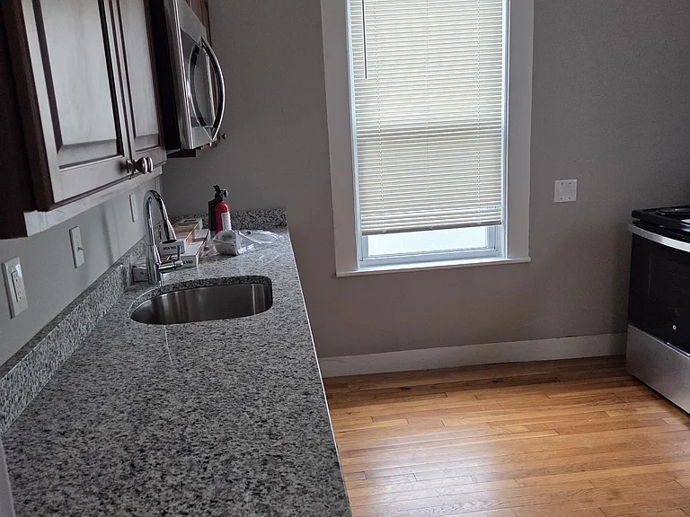 642 Moody St — Photo 3
