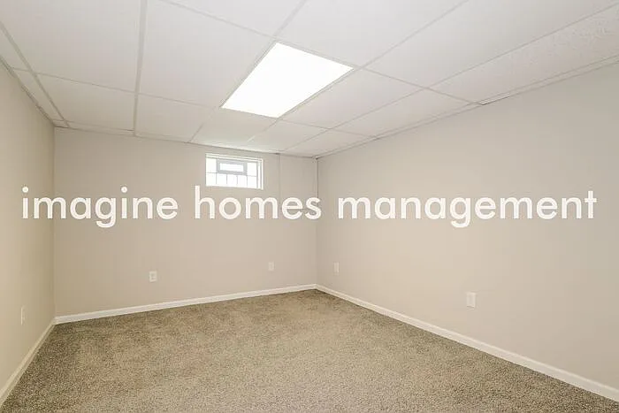 302 Clara St — Photo 17