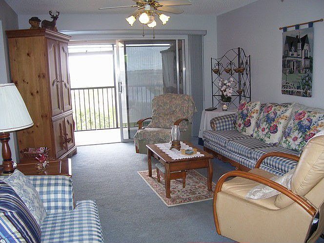 1st image of 900 SW 142nd Ave APT 406L