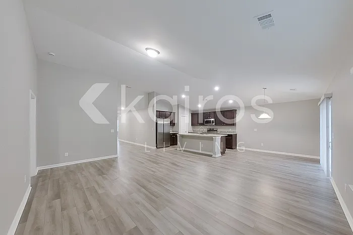 102 Bluff Rd — Photo 4