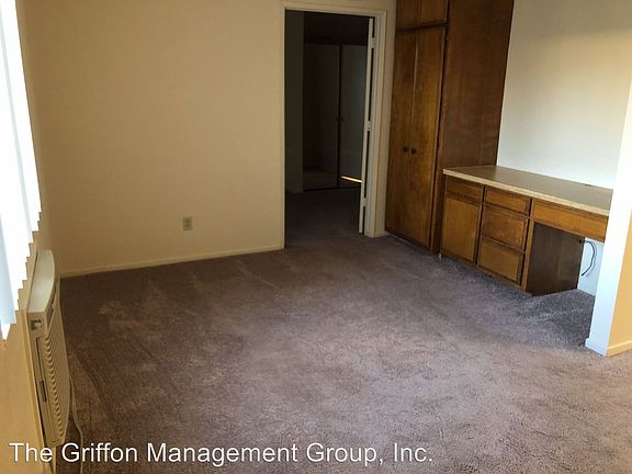 5th image of 811 E Menlo Ave APT 03
