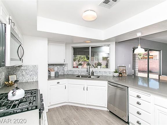 5th image of 1609 Odette Ln