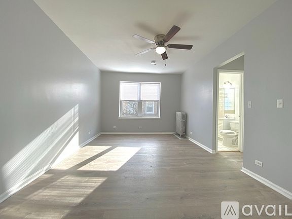 2nd image of 4031 N Kenmore Ave APT 404