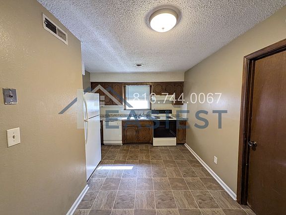 5th image of 719 NE Barnes Dr APT C