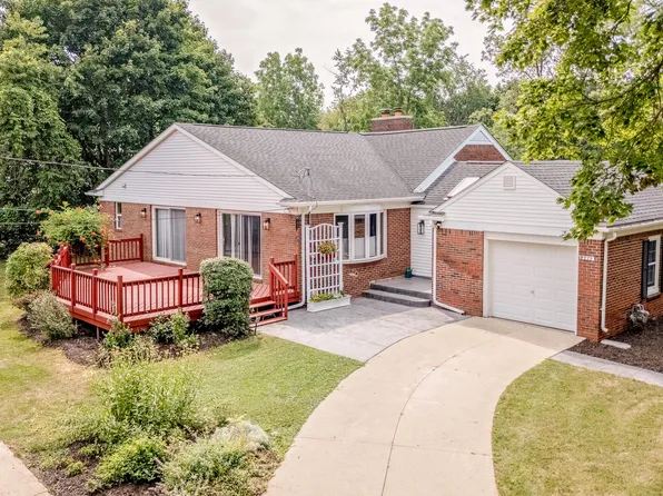9772 Grosse Ile Pkwy, Grosse Ile, MI 48138