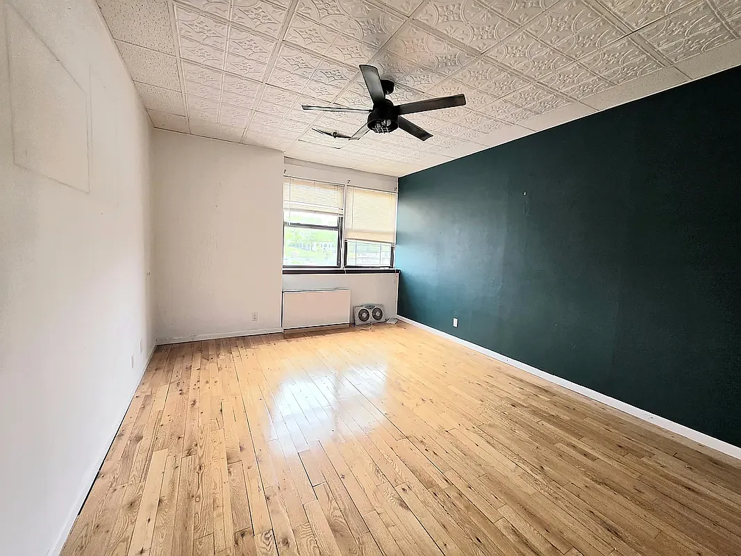 Building Photo - 222 25th St #513