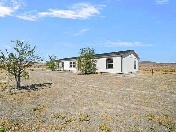 3rd image of 2640 Adriann Ave