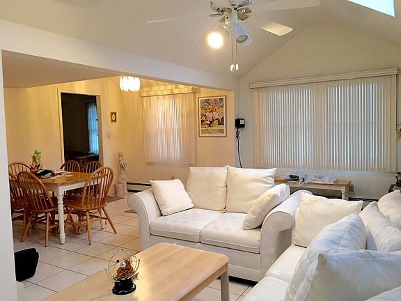 5th image of 302 Fairfield Ave