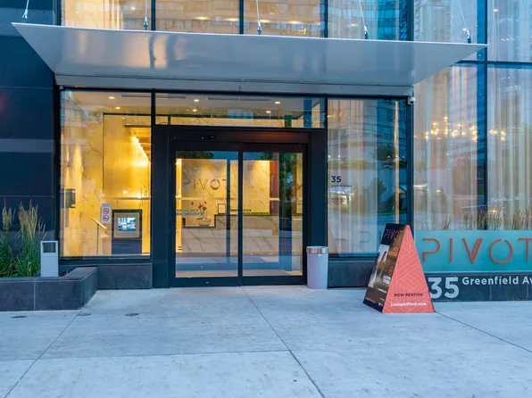 Modern Apartment in North York | Fully Furnished | All Inclusive