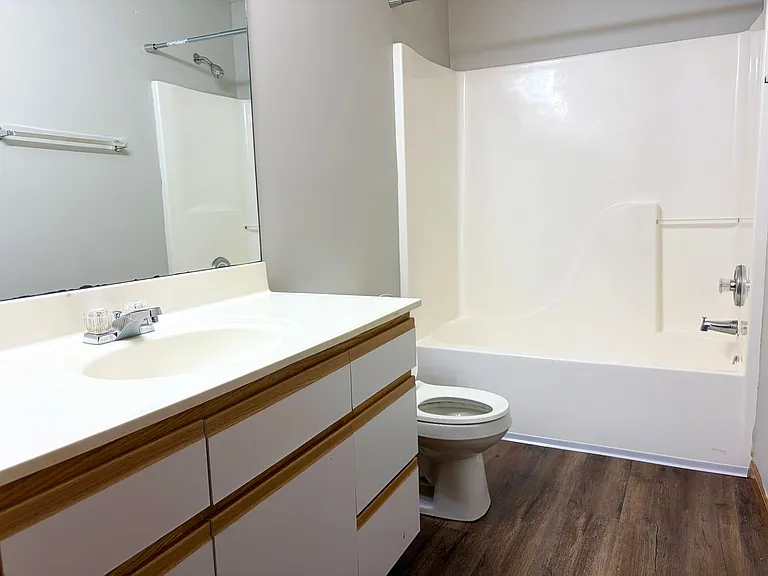228 Crossing Dr — Photo 8