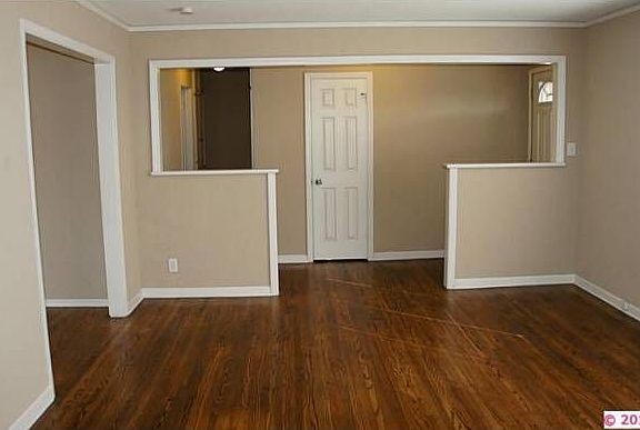 Entryway from livingroom