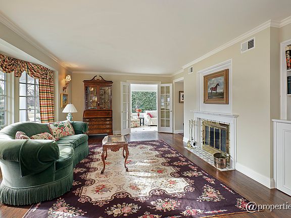 2nd image of 612 Glenridge Dr